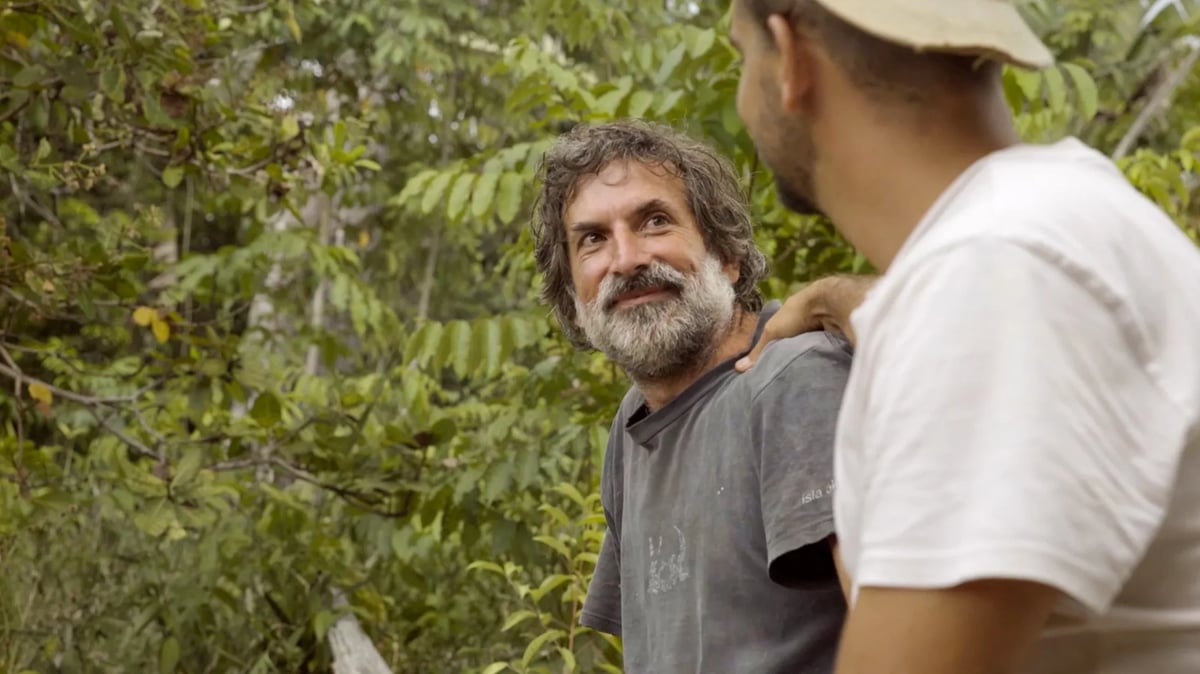 A frame from El Father Plays Himself