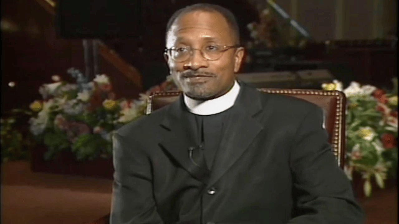 Dr. Oscar Owens