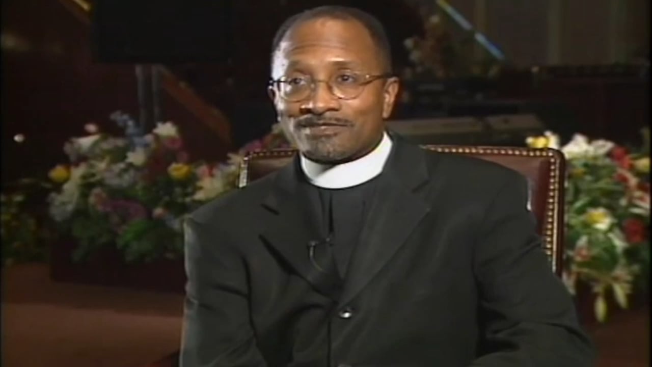 Dr. Oscar Owens
